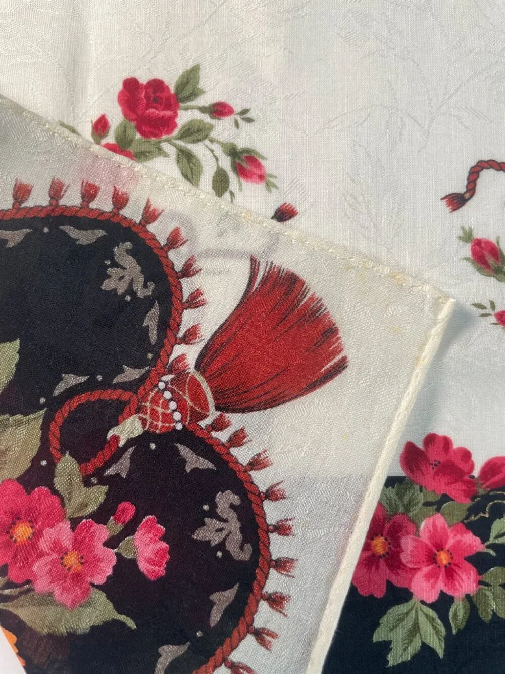 NWT Hardy Amies Vintage Floral Cotton Scarf Roses Tassel Border